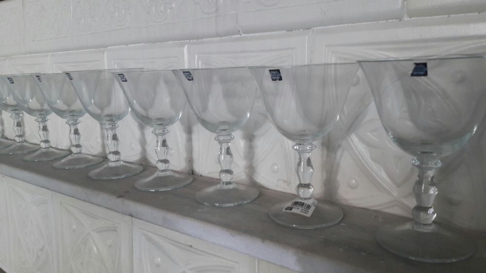 Vând 3 seturi de pahare noi din cristal