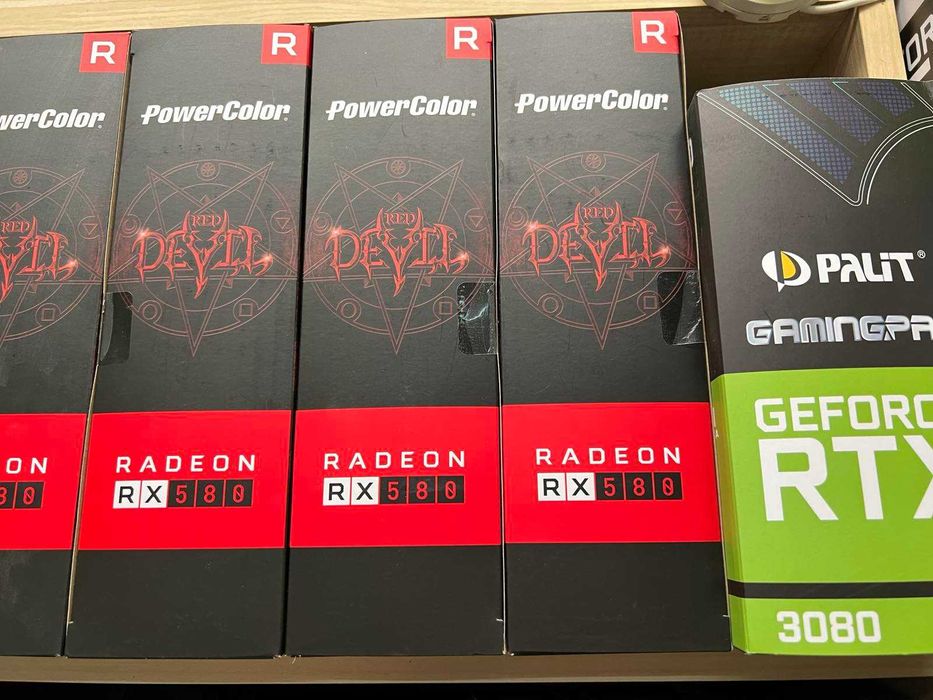 Видеокарта ASUS ROG Strix Radeon RX 570 4G Gaming и Radeon RX 580