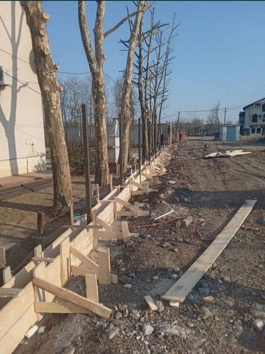 Construim garduri din panouri tip jaluzea, sipca metalica, tabla cutata, plasa bordurata