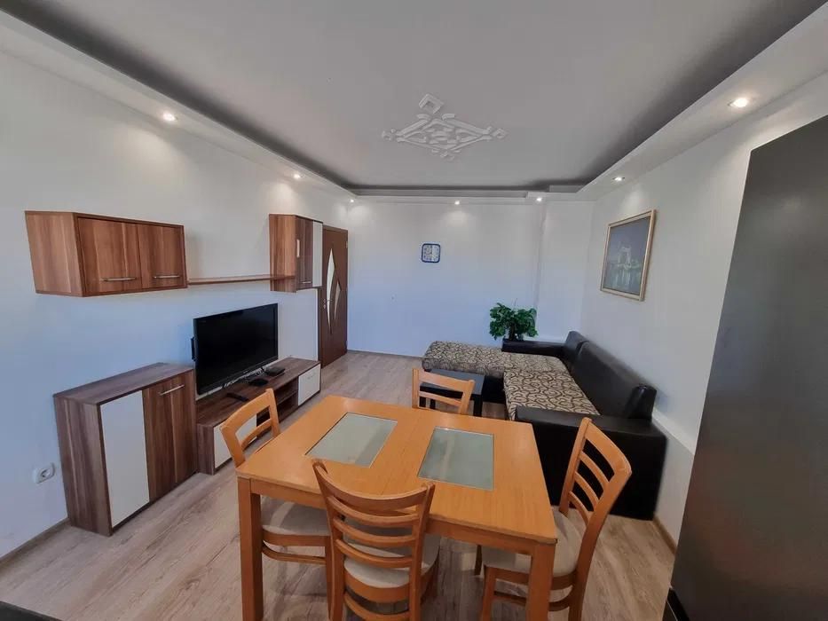 Дава се под наем Тристаен апартамент в Пловдив, Кючук Париж - 98 кв.м за 434 € - Снимка #1