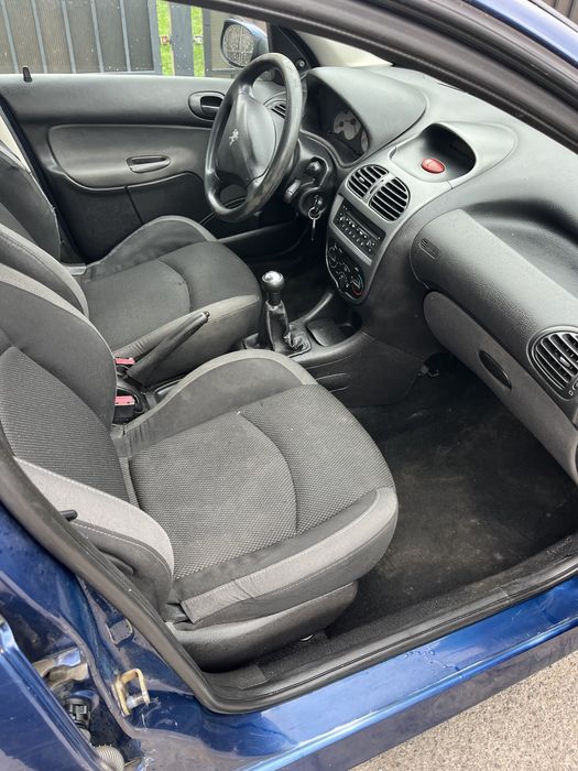 Chirie Auto Wolt Glovo Tazz Bolt Food