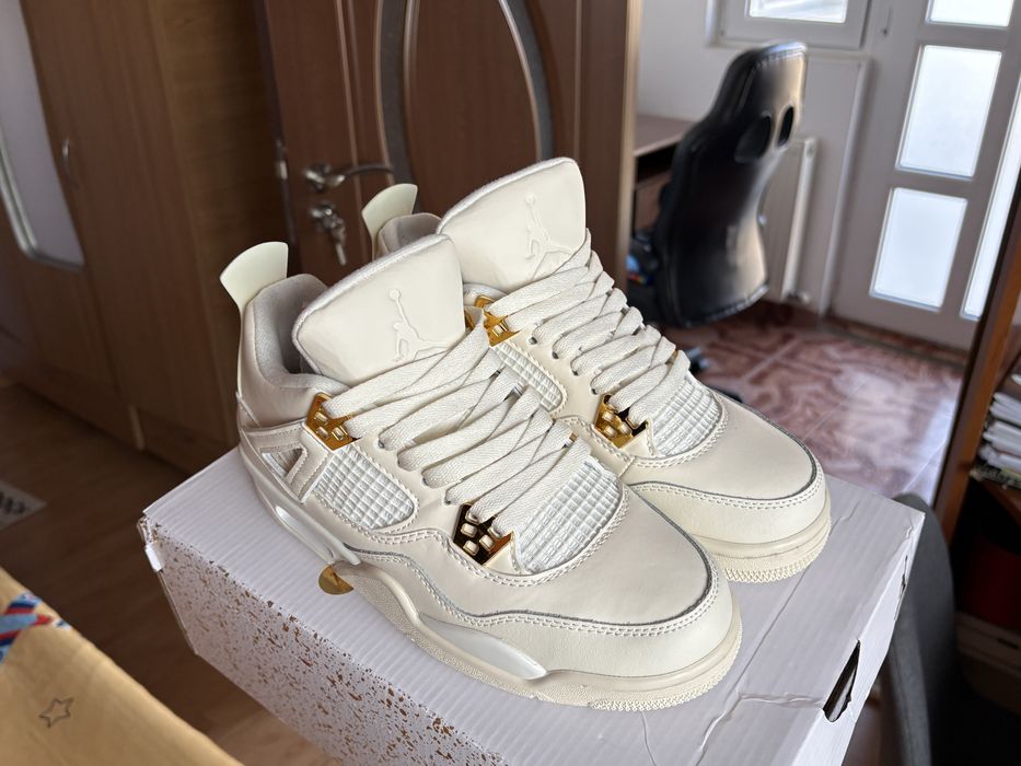 Jordan 4 Metallic Gold