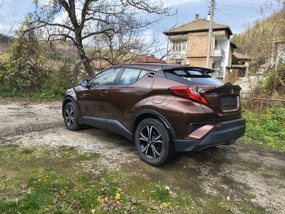 Toyita C-HR, 2017 г., 4х4, 70 000 км.