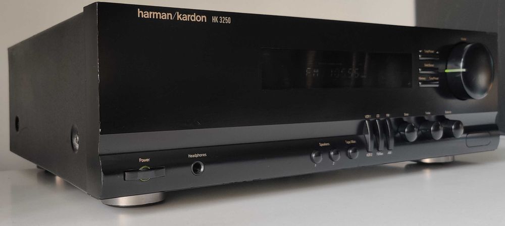 Harman Kardon HK 3250 amplificator stereo analog vintage preamp statie