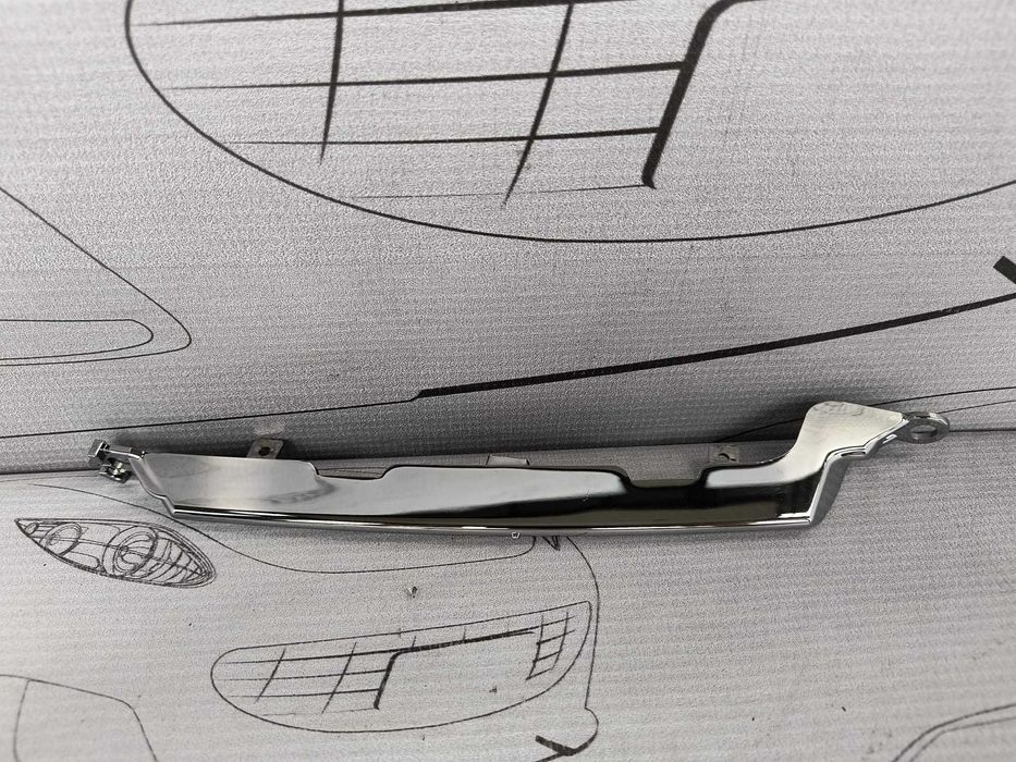 Ornament Bară Față Cromat Dreaptă Renault Megane IV 2021 / 2016-2022 Cod OEM 623868106R (5A3)
