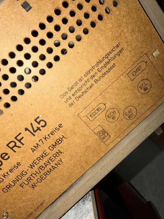 Radio pe lampi grundig 145