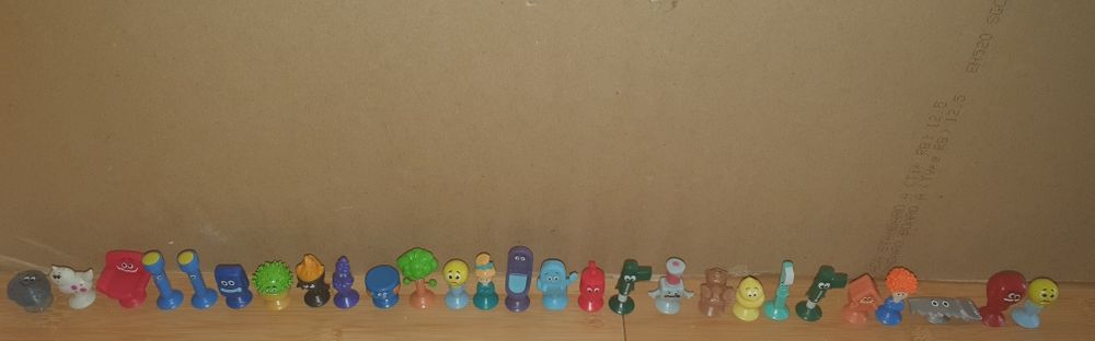 Colectie 202 figurine stikeez si alte accesorii