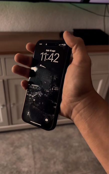 Iphone 16 в отличном состояний