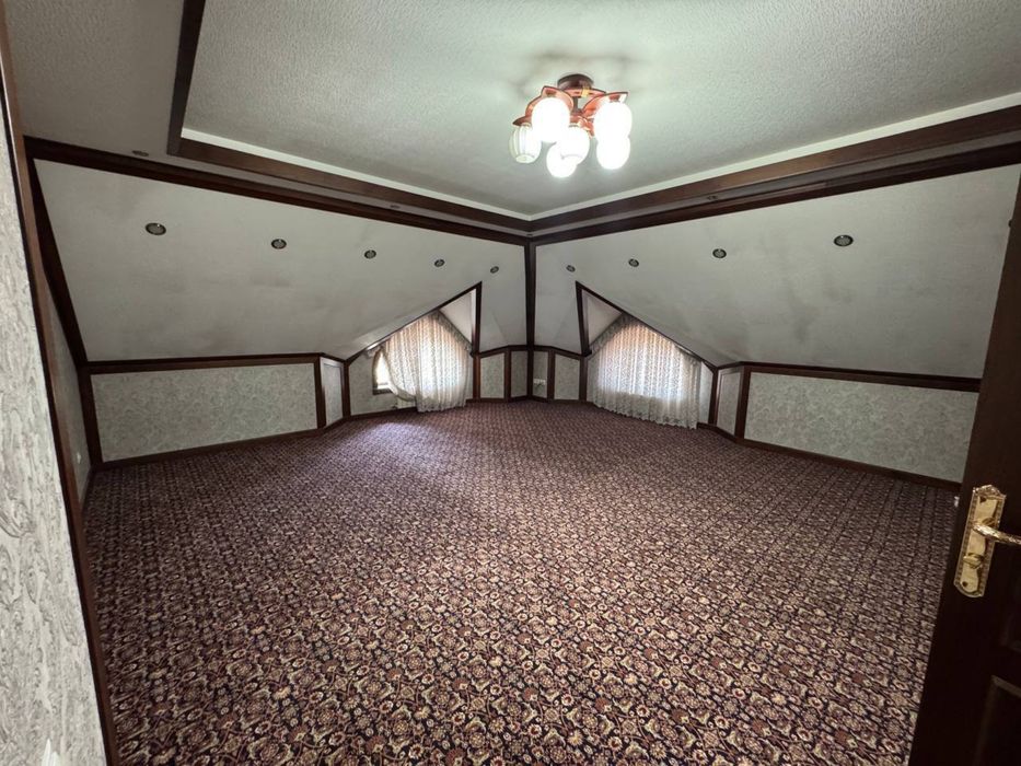 Продается 215м2 4/4/4 Мансарда ор-р Ташми пост , бетонка, новостройка