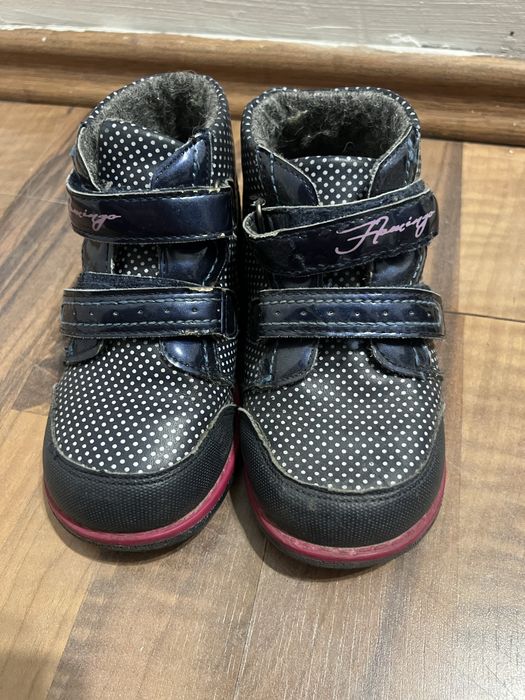 Отдам детскую обувь