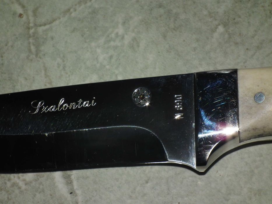 Cutit vánátoare masiv, nou, marcat, otel N690, plásele corn mester Szalontai István