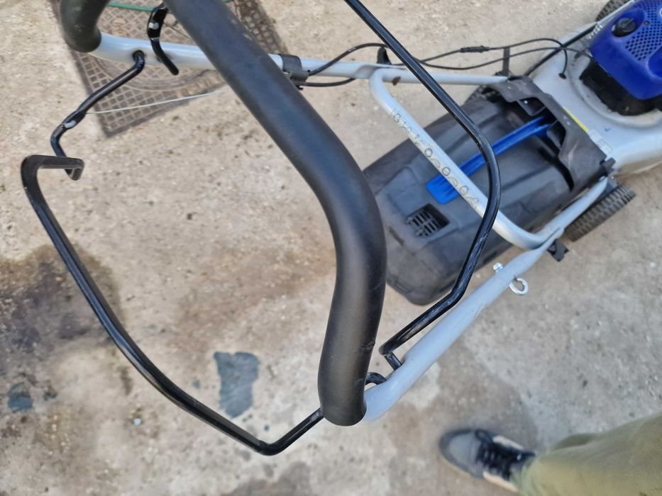 Masina de taiat iarba LuxTools pe benzina Briggs 3cp SAC si Tractiune