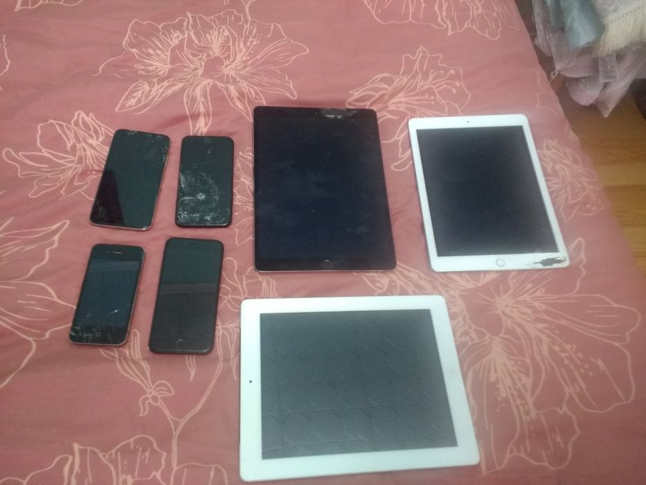 Vând telefoane și tablete iPhone.