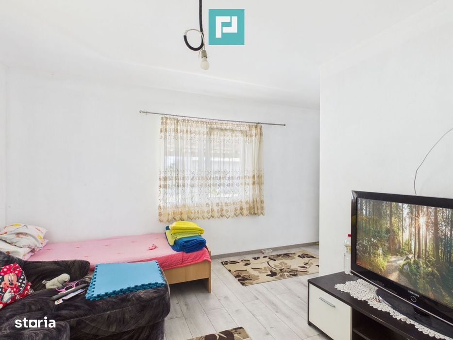 Casă 225 mp cu teren 1.482 mp în Leș