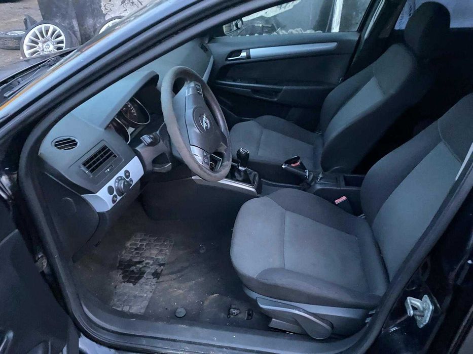 Dezmembrez Opel Astra H/1.4/1.6/1.7/1.9/Z14XEP/Z16XEP/Z17DTL/Z17DTH/Z19DT/Z19DTH/usa/haion/motor/cutie/faruri/oglinda/stopuri/interior/volan/carlig