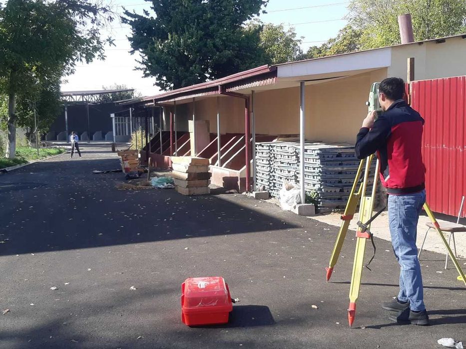 Kadastr va geodeziya xizmatlari va boshqa hujjatlar xizmati Геодезист