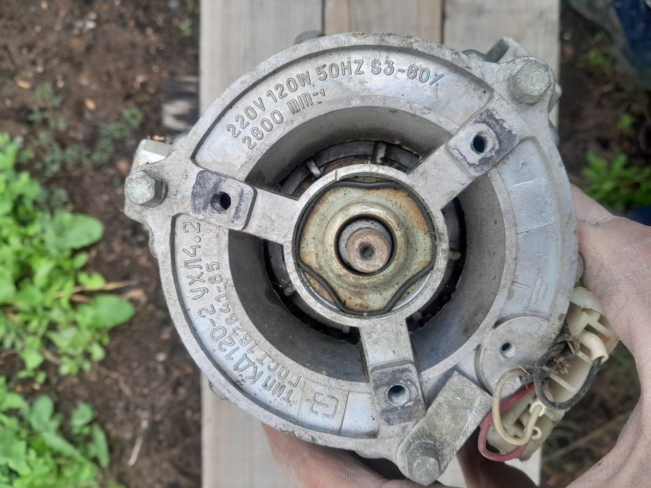 Продам  электродвигатели от стиральных машин.