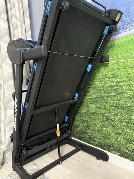 беговая дорожка.