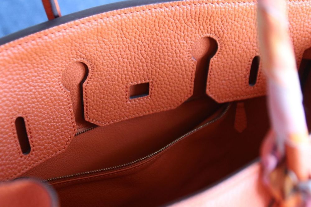 Сумка hermes 

- название сумка 
- состояние  б/у
- размер 35 см
- цен