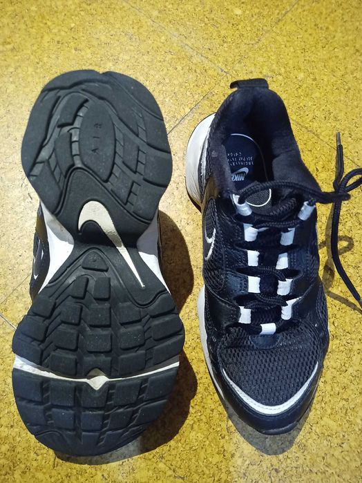 Детски маратонки  NIKE   35.5 номер