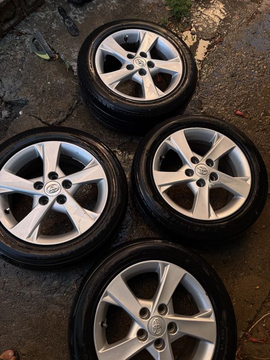 Продаются шины на Toyota Carolla, размер  205.16.