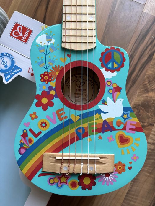 Две детски китари