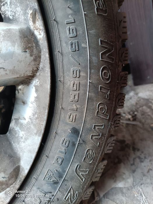 Продам диски с резиной зимней на шипах