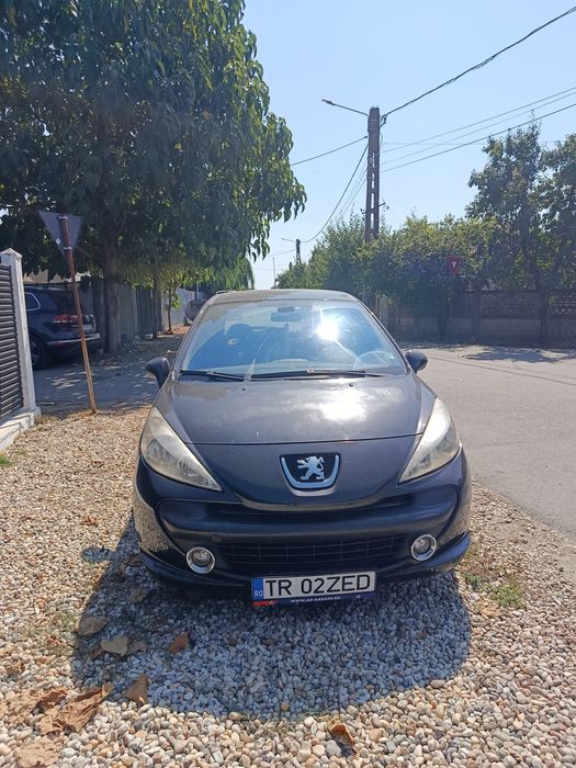 Vând Peugeot 207 1.6 hdi