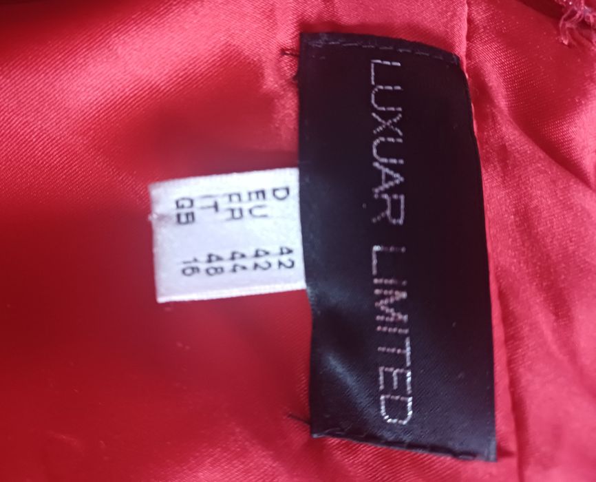 Рокля вечерна 42 EUR