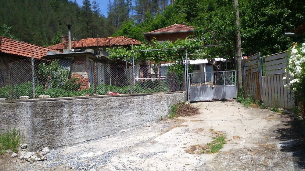 Продава се Къща в с. Лява река, Област Стара Загора - 100 кв.м за 300 €/кв.м - Снимка #2