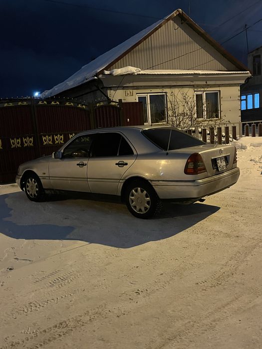 В продаже мерседес с 180