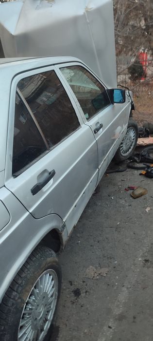 Запчасти Мерседес 190