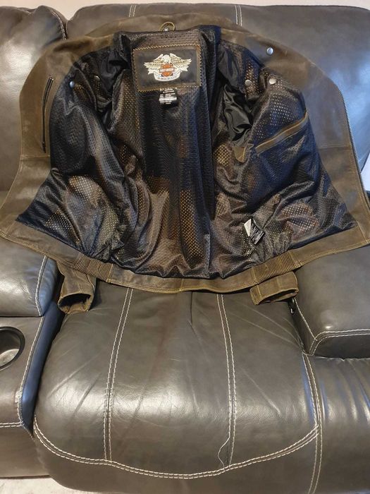 Vand geaca moto HARLEY DAVIDSON originala, impecabila !