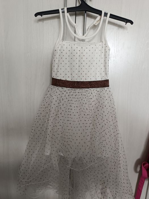 Продаю платье для праздника