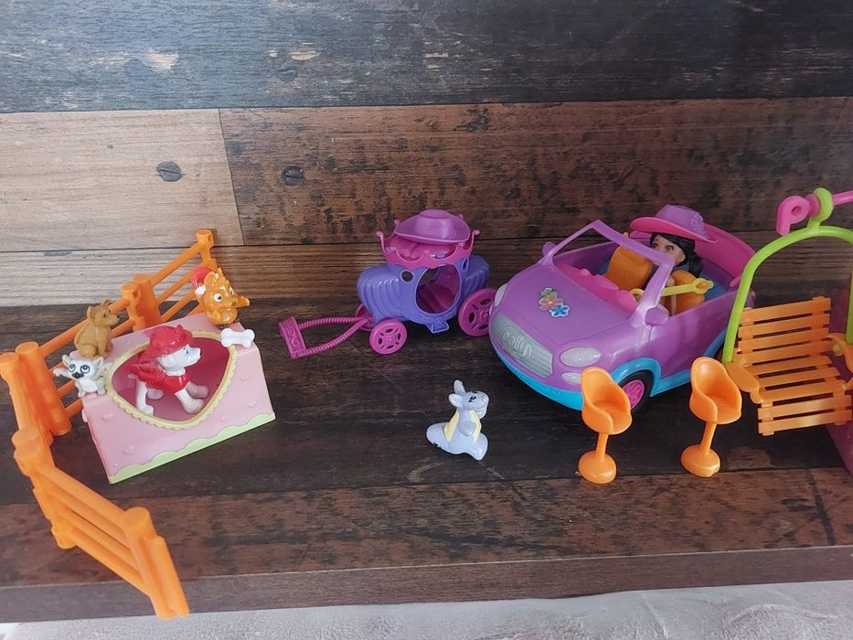 Елза и Ана, Мини къща с кукли