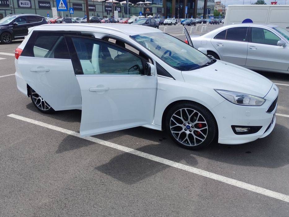 FORD Focus 2015 — imagine 5