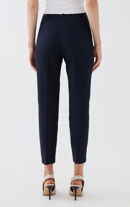 Офисные брюки в продаже