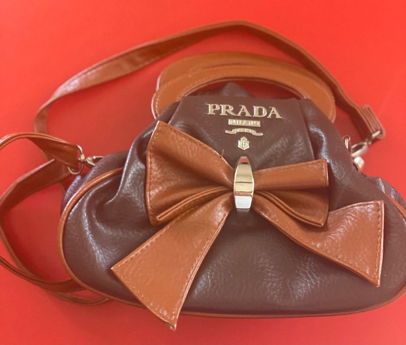 Prada уникална чанта