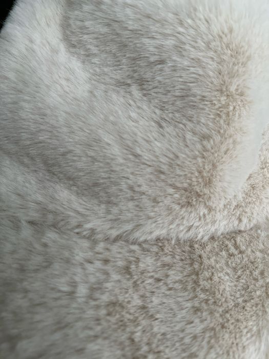 Caciula pufoasa ( bucket hat)