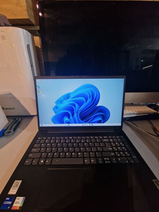 Laptop Lenovo 83A1