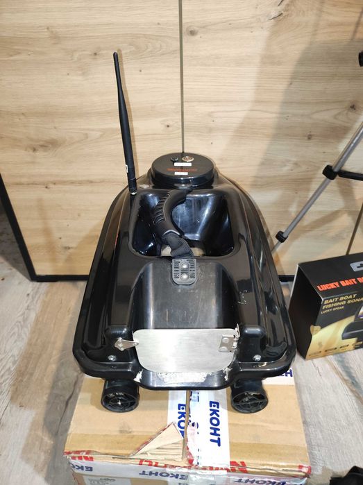 Лодка boatman със GPS и сонар