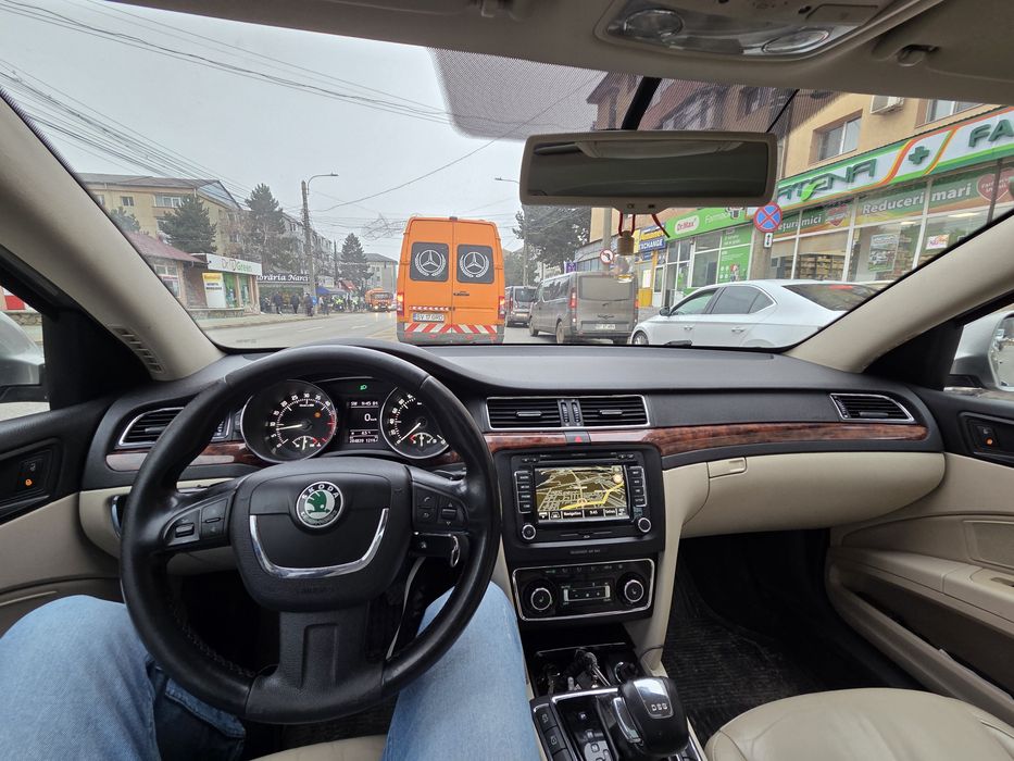 SKODA Superb 2011 — imagine 5