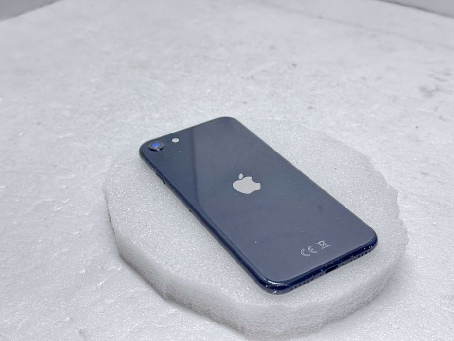 Apple iPhone SE 2020 256GB Black Батерия 77% Клас А | Гаранция