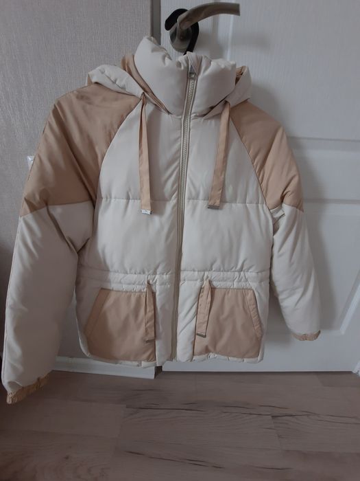 Продам пуховик Calvin Klein   оригинал ,бу