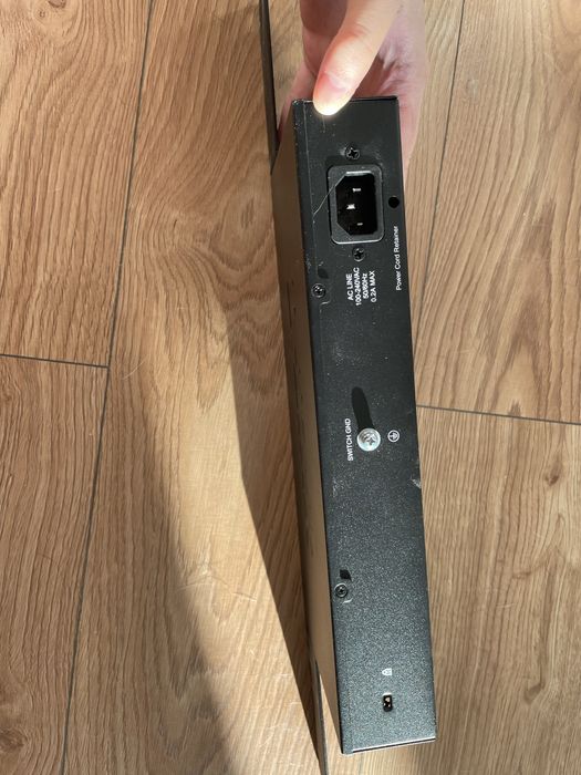 Коммутатор D-Link  DGS-1016D с 16 портами