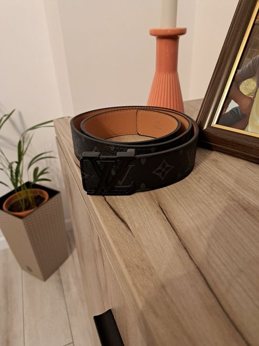 Curea LV 110 cm noua stare perfecta