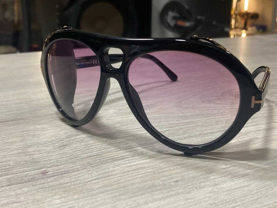 Слънчеви очила  Tom Ford Neughman TF882 01Y - As Seen On Bebe Rexha