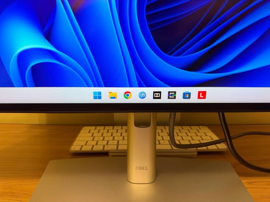 Монитор Dell U2722D