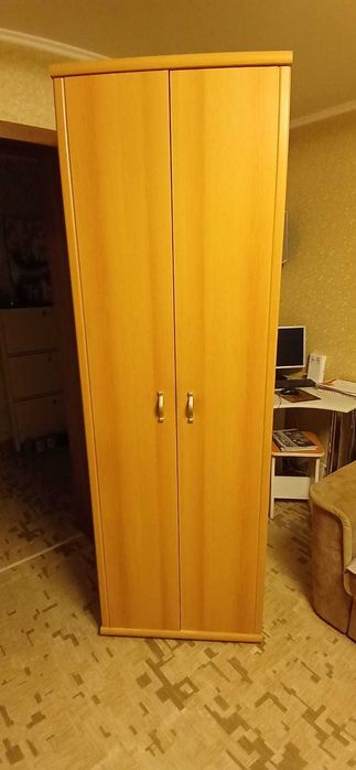 Шкаф плательный.