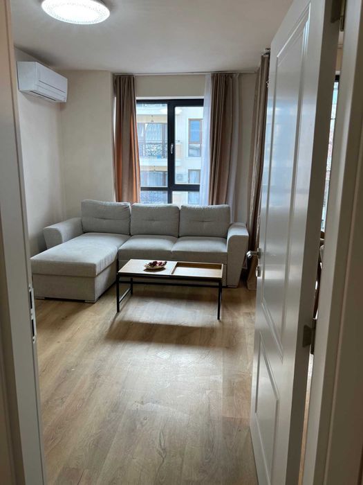 Продава се Тристаен апартамент в Пловдив, Младежки Хълм - 105 кв.м за 1214 €/кв.м - Снимка #1